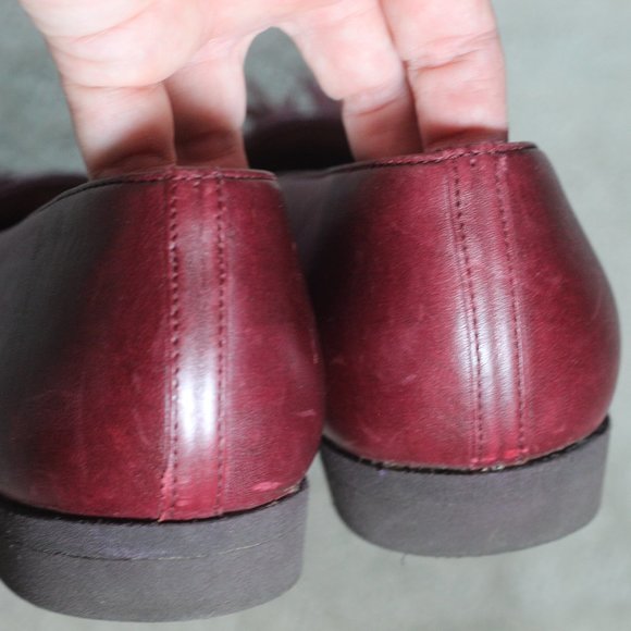 NWOT Jordache Size 8.5M Maroon Tassel Flats - Picture 5 of 6